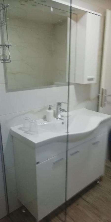 Apartment Hajduk Starigrad Paklenica Esterno foto