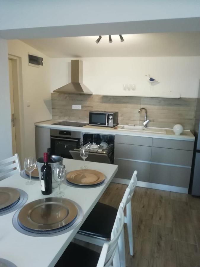 Apartment Hajduk Starigrad Paklenica Esterno foto