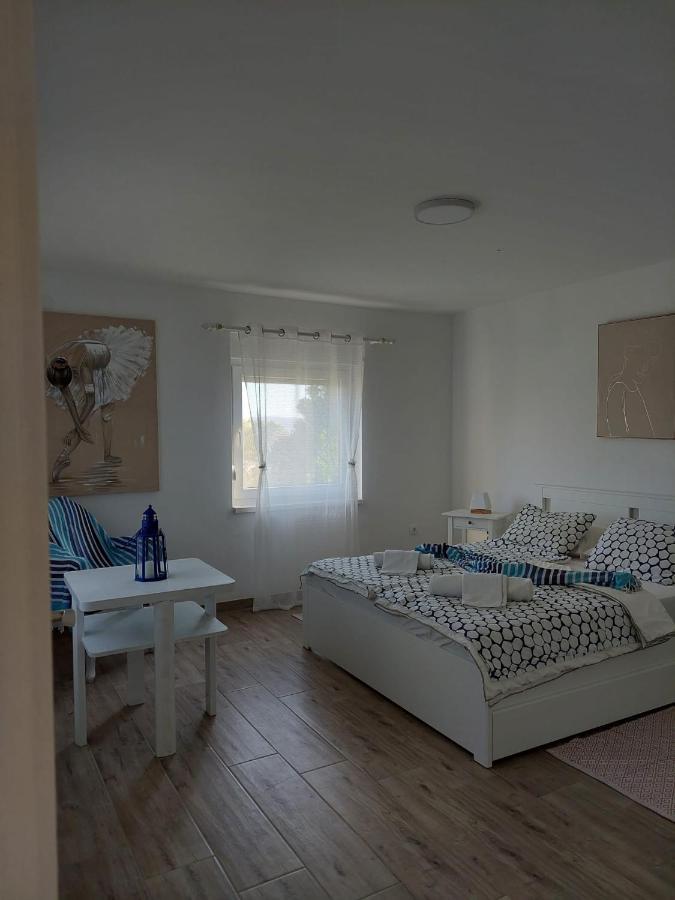 Apartment Hajduk Starigrad Paklenica Esterno foto